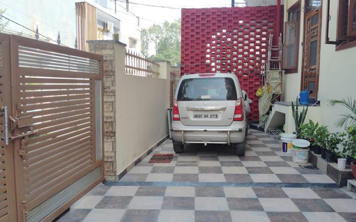 Doon Niwas Beautiful 1 BHK Homestay Mountain view