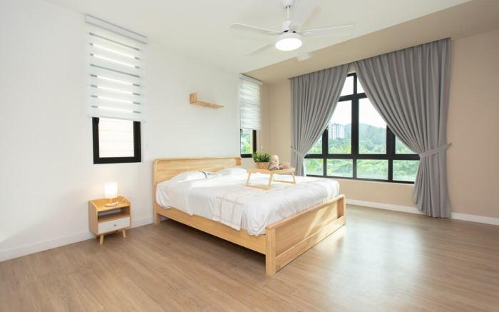 Muji Style 5BR Ferringhi Beach House 15Pax
