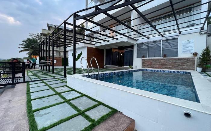 ATHIRAPPILY RIVER RESORT