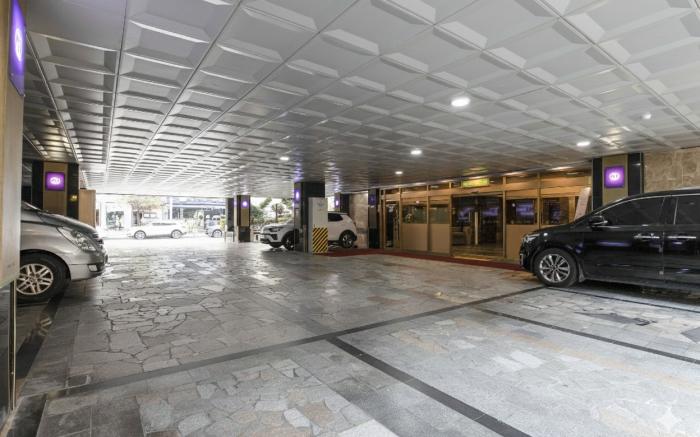 HOTEL AIRPORT TOURIST JUNE 