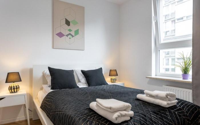 Golden Apartments Warsaw - Rondo ONZ-Pereca