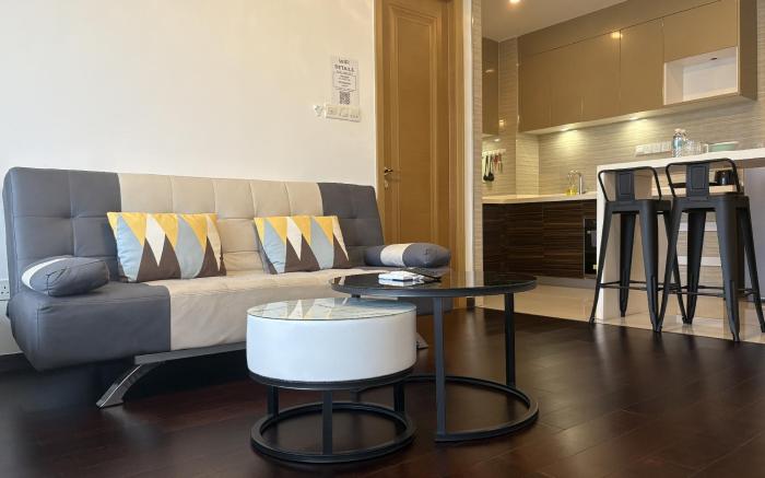 High Floor City View Studio R&F Princess Cove