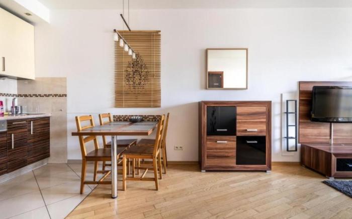 Golden Apartments Warsaw -  Platinum Towers