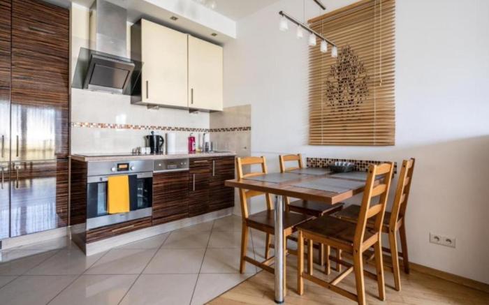 Golden Apartments Warsaw -  Platinum Towers