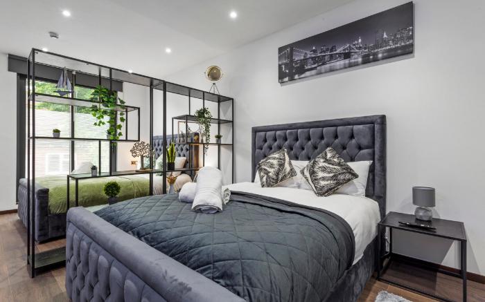 Huge Cosy Studio Family Sleeps 4 North West London