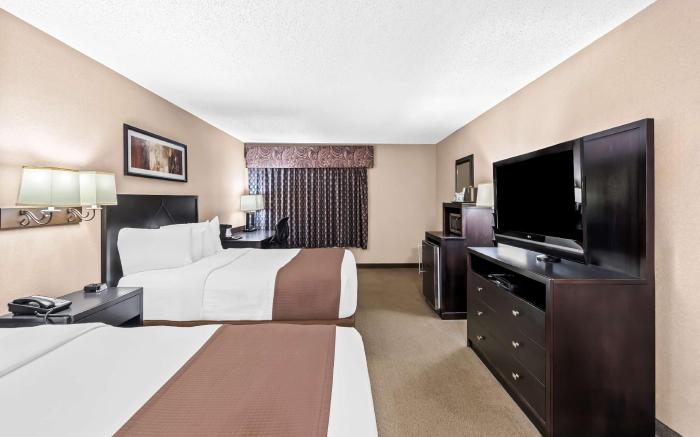 Heartland Inn & Suites, SureStay Collection by Best Western