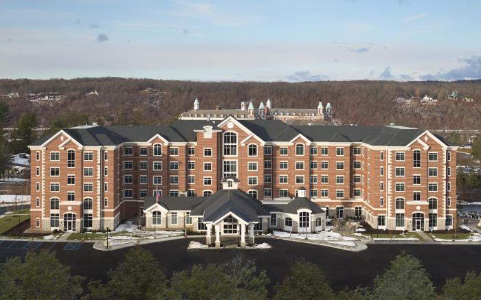 Inn at Bellefield / Hyde Park