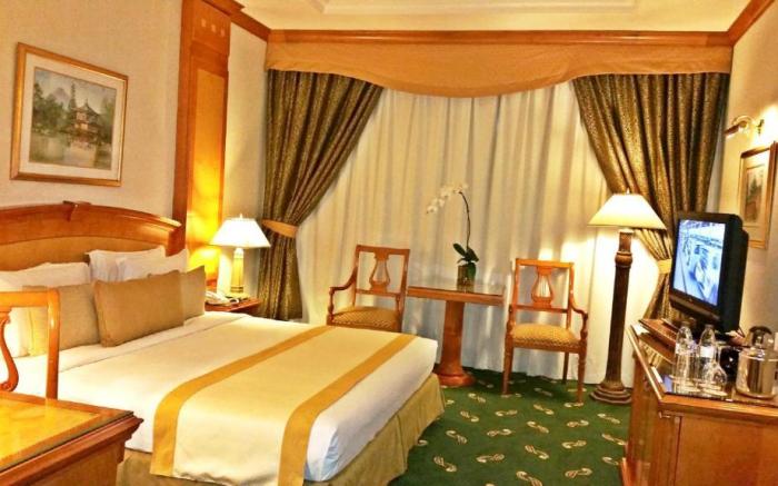 Knight Castle Hotel
