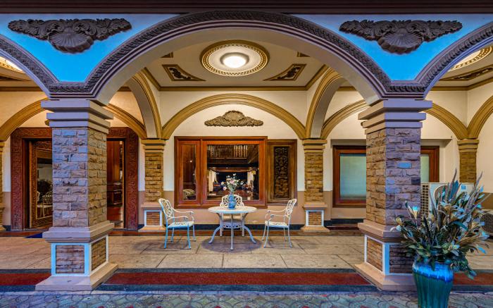 Lily hotel 莉莉酒店