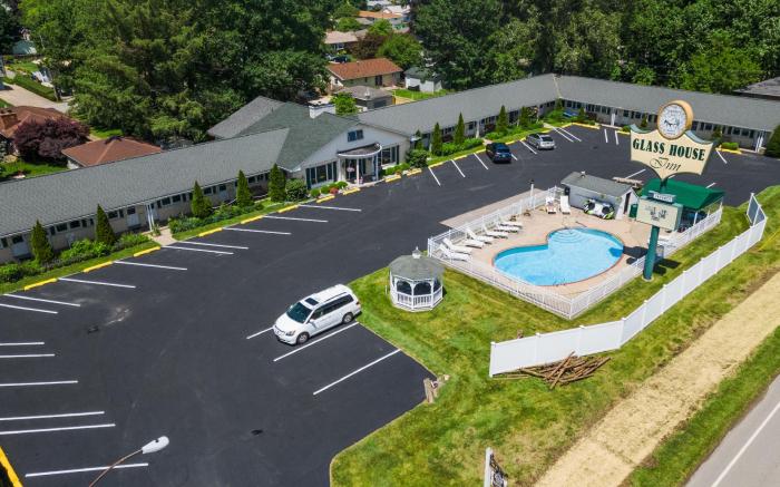 Glass House Inn Erie