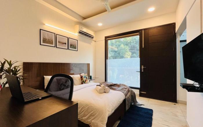 BluO Studio DLF Golf Course Road - Balcony, Lift