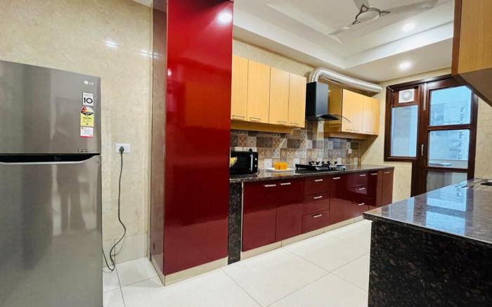 BluO 3BHK - Golf Course Road | Balcony, Lift