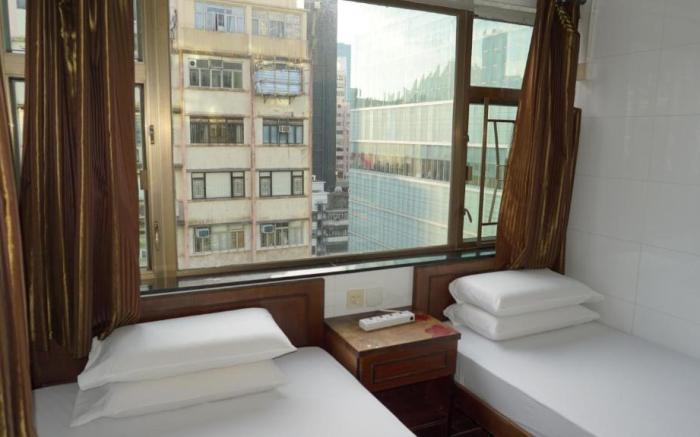 FOUR SEASONS HOSTEL