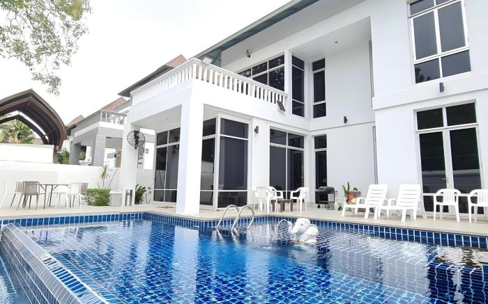 BM Pool Villa Pattaya