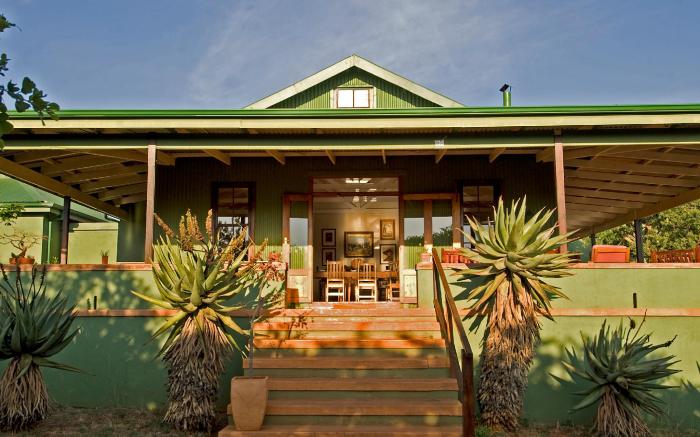 Three Tree Hill Lodge