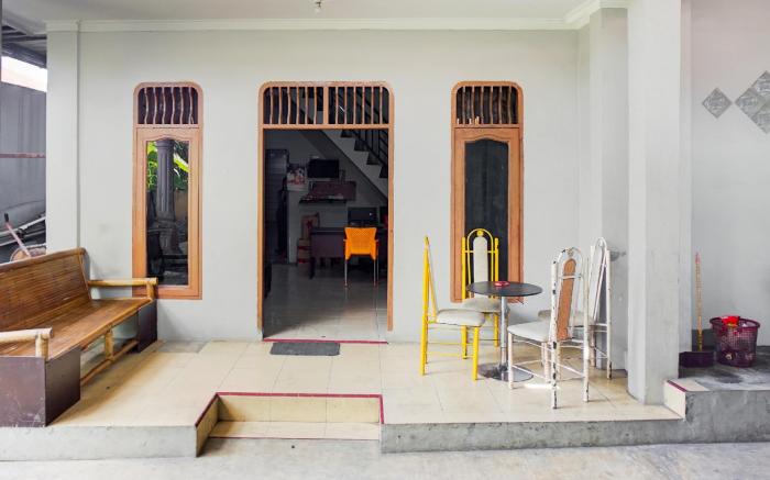 OYO 93071 Home Stay Kembar Syariah 