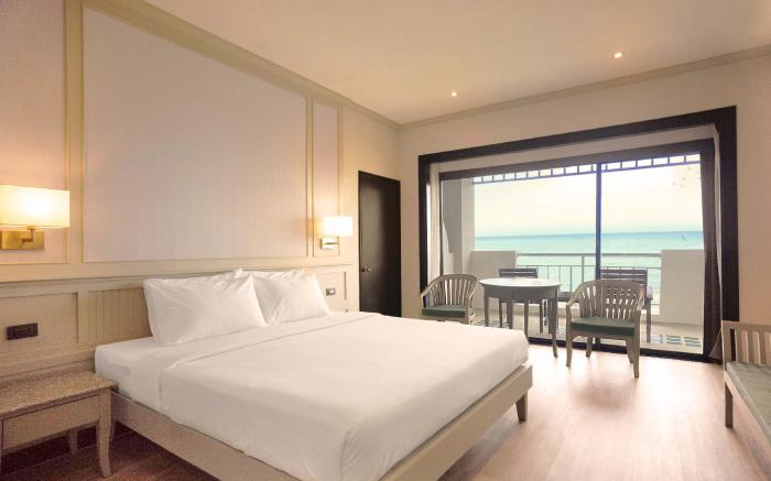 Pinnacle Beachfront Boutique