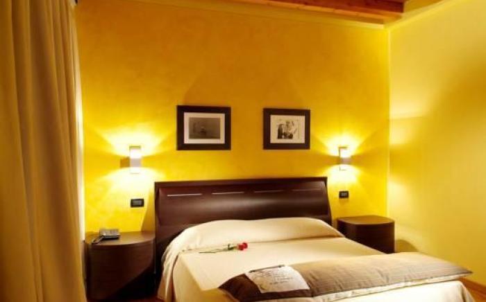 Hotel Fontana Santa