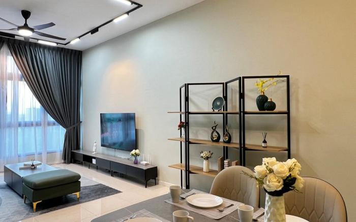 Paradigm Residences, Evergreen Suite by Antlerzone