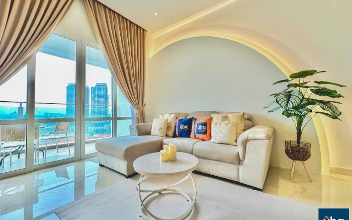 Tri Tower Suite By UHA