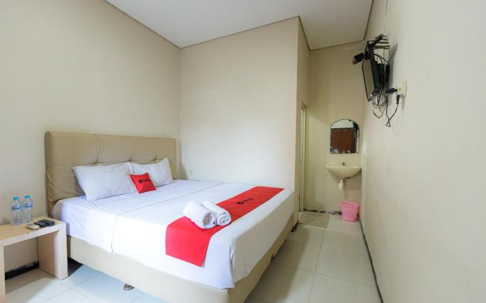 RedDoorz @ Osuko Residence Sukomanunggal Jaya