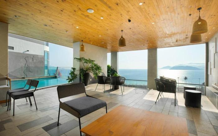 Panorama Beachfront Nha Trang by Lyn Condotel