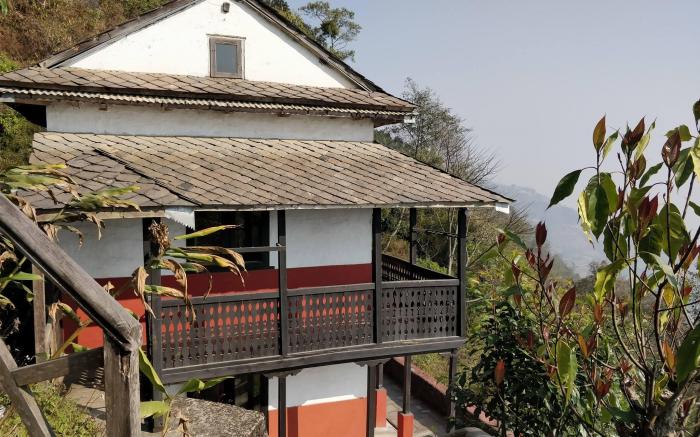 Everest Manla resort