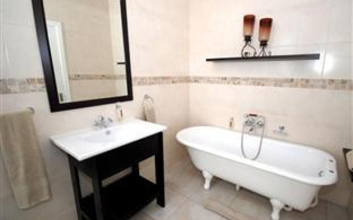 A and A Guesthouse