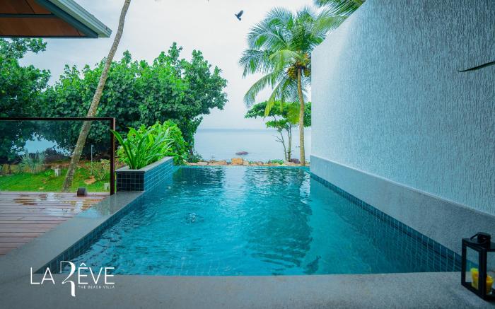 LA RÊVE The Beach Villa