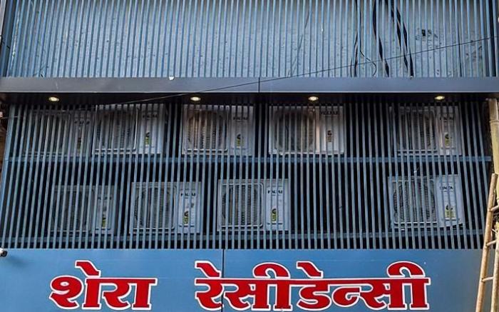Hotel Shera Residency