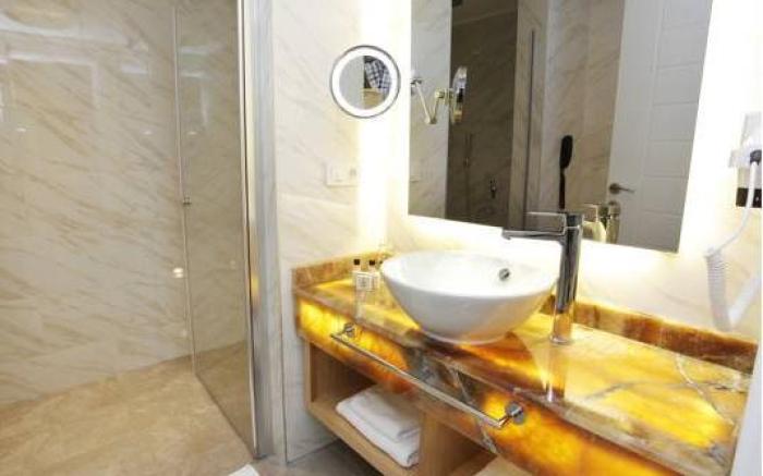 Kleopatra Suit Hotel