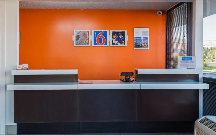 Studio 6  Suites Perry, GA