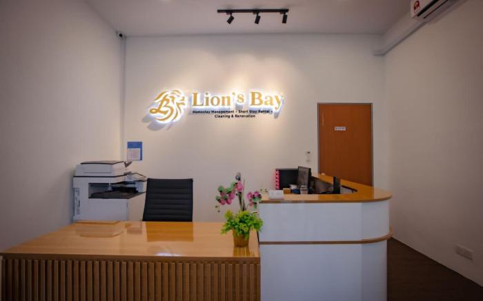 Seafront Country Garden Danga Bay by Lions Bay