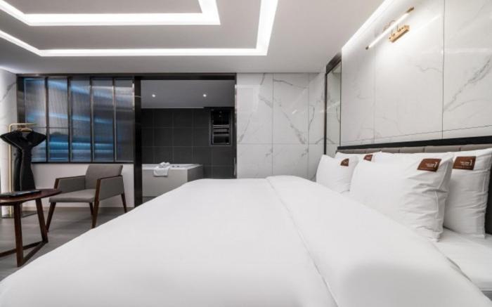 Sacheon Hotel The One