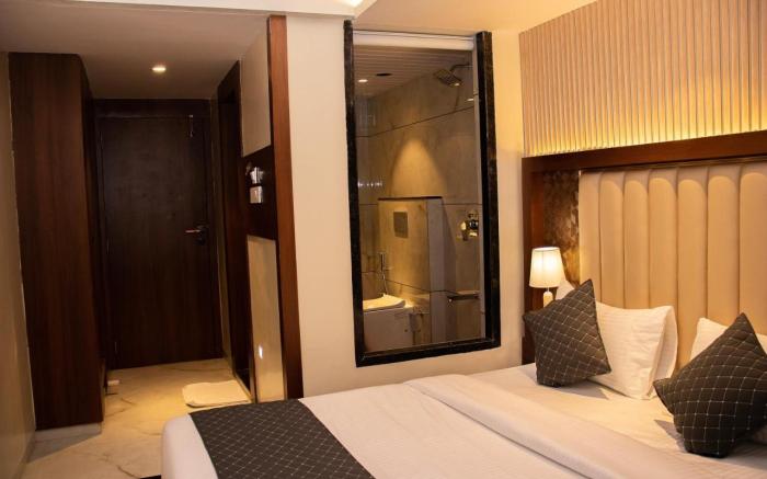 HOTEL CZAR INN