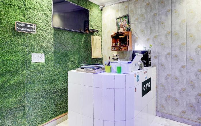 Hotel O PYRENEES HOME STAY Fatehadbad metro station