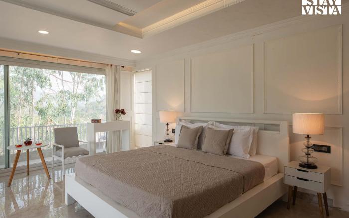 StayVista at Silver Slopes w/outdoor pool