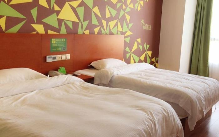 Vatica Hotel Fuyang Linquan Tenghui International City Branch