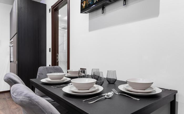 Modern Spacious Suite Sleeps 4 in Central London