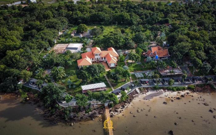 Venture Kampot Hotel and Resort