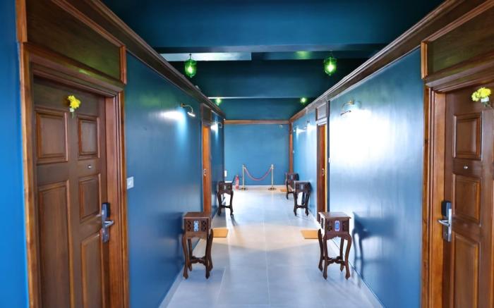 Le Colonial Suites