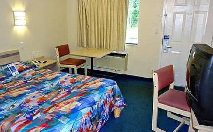 Motel 6-Lantana West Palm Beach, FL