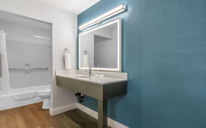 Studio 6  Suites Madera, CA - Yosemite