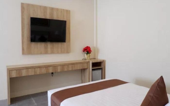La Cecile Hotel and Cafe
