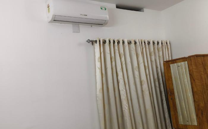 Tess Holistay Room No 2 