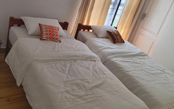 Tess Holistay Deluxe Room No 10 with balcony