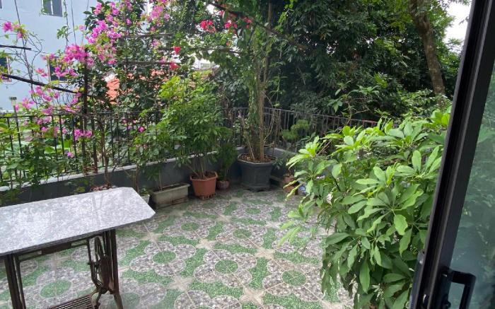 Mr Thông, Đội 2 - Tam Coc Motel