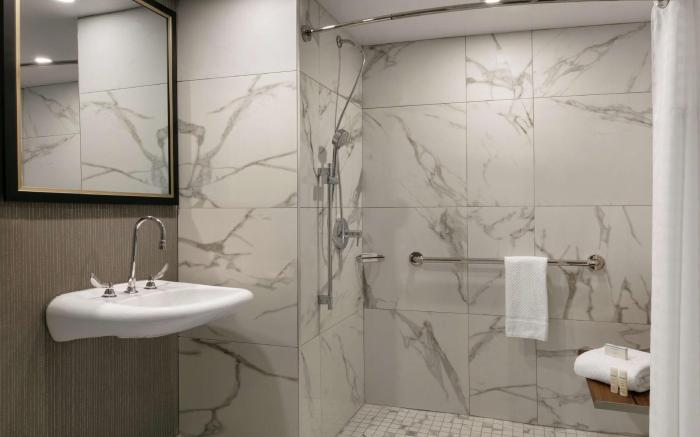 Embassy Suites by Hilton Montreal Airport