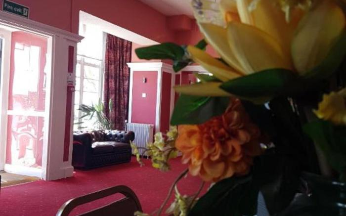 OYO The Southcliff Hotel