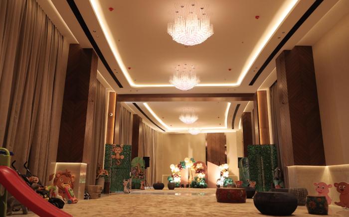 Regenta – The World Surat